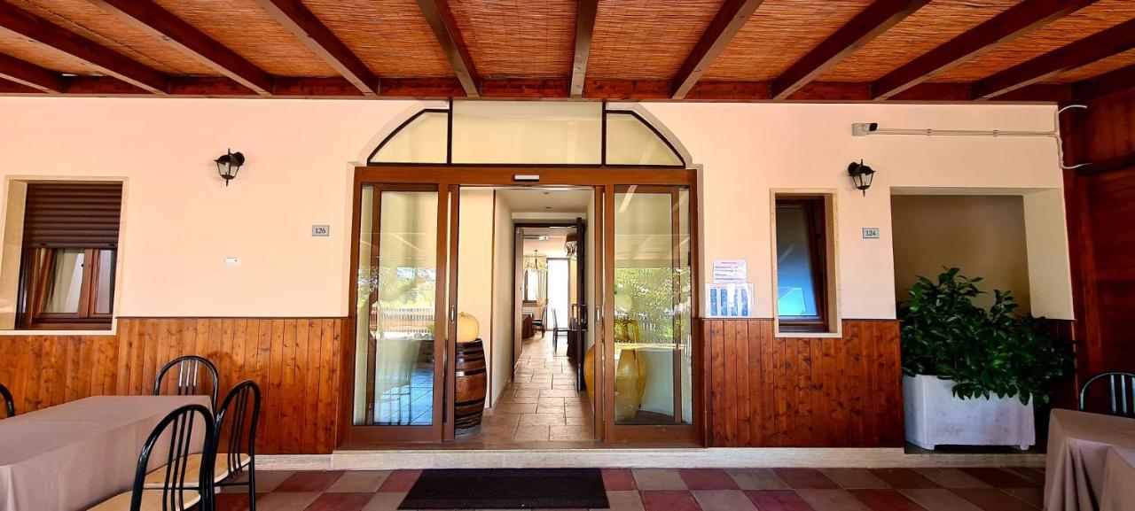 צ'יסטרנינו Bed And Breakfast La Terrazza מראה חיצוני תמונה